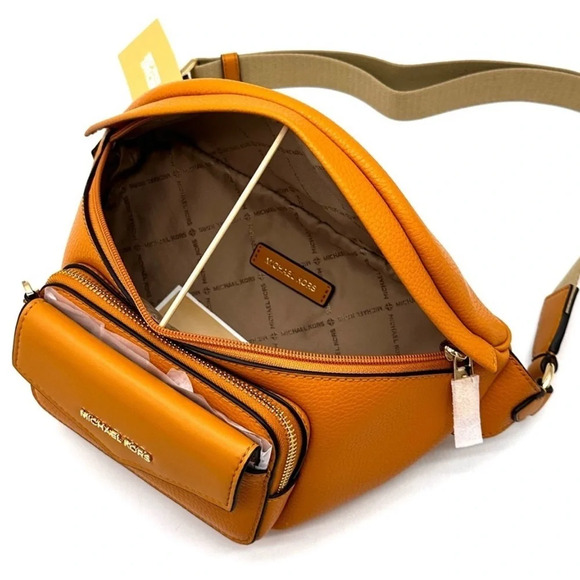 Michael Kors Maisie Large 2 in 1 Sling Pack Crossbody
Bag Cider - Picture 11 of 11